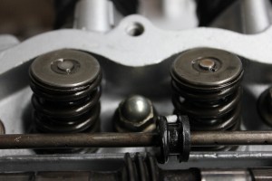 Honda CB400 valve springs and cups in engine 