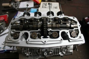 Honda CB400 without rocker cover 