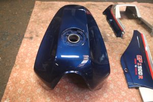 Kawasaki GPZ900R Restoration