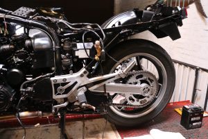 Kawasaki GPZ900R Restoration